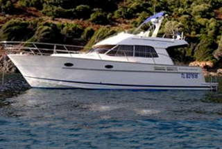  带 Zeboat 的租赁船 